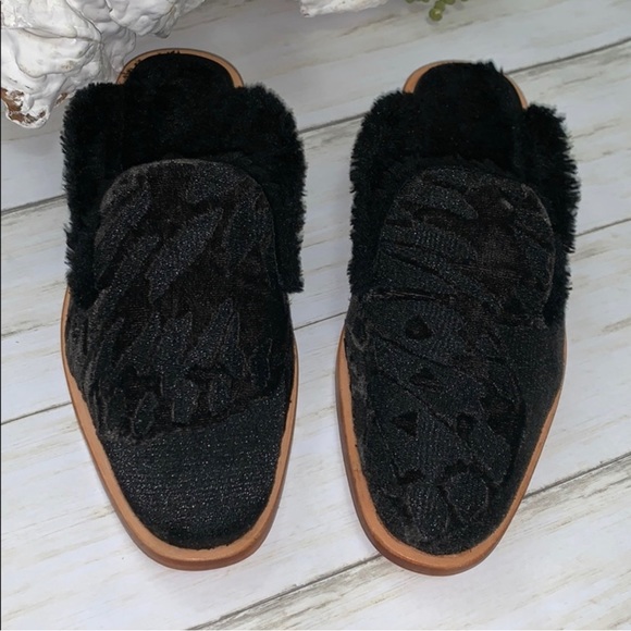Free People Butterfly Effect Black Velvet Faux Sherpa Lined Flats EU 36/37 BNWOB - Picture 7 of 14